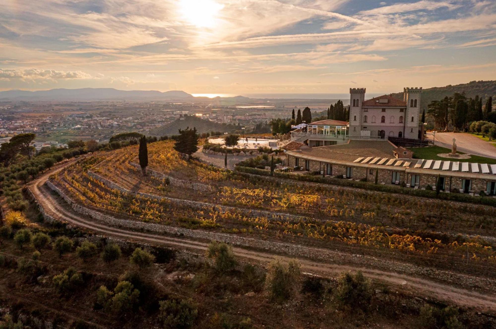 Castello Bonaria Wine & Spa Resort Campiglia Marittima Dış mekan fotoğraf